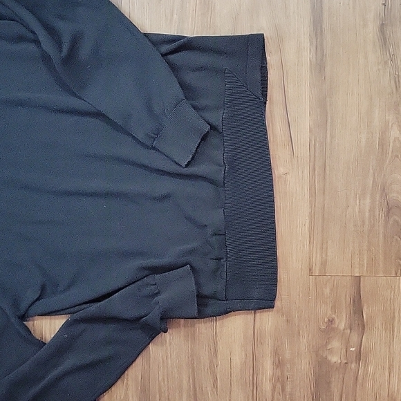 Men's Volcom Slim Fit V-Neck Volcom Stone Sweater in Awesome shape. Size XL - Picture 4 of 5